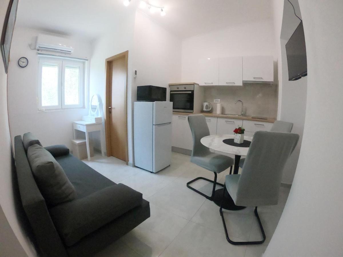 Apartman Tina Ražanac Екстериор снимка